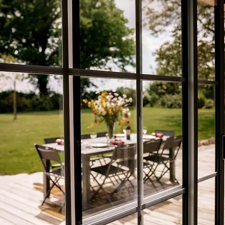 Proche Puydufou - Maison La Rouliere 度假居 Saint-Aubin-de-Baubigne