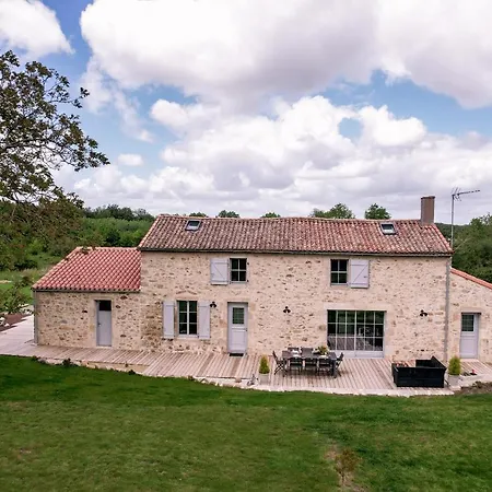 Vakantiehuis Proche Puydufou - Maison La Rouliere *