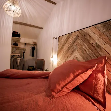 Дом отдыха Proche Puydufou - Maison La Rouliere