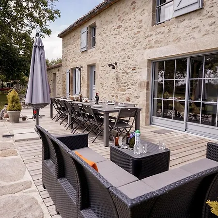 Proche Puydufou - Maison La Rouliere