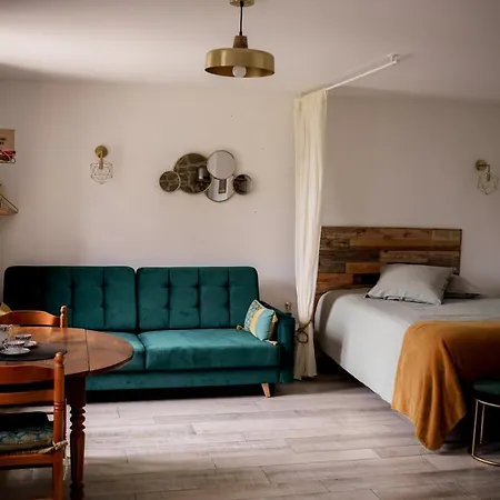 Proche Puydufou - Maison La Rouliere 度假居 Saint-Aubin-de-Baubigne