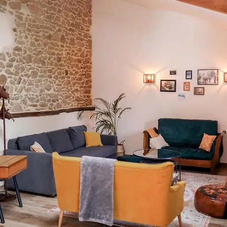 Proche Puydufou - Maison La Roulière Hébergement de vacances Saint-Aubin-de-Baubigne